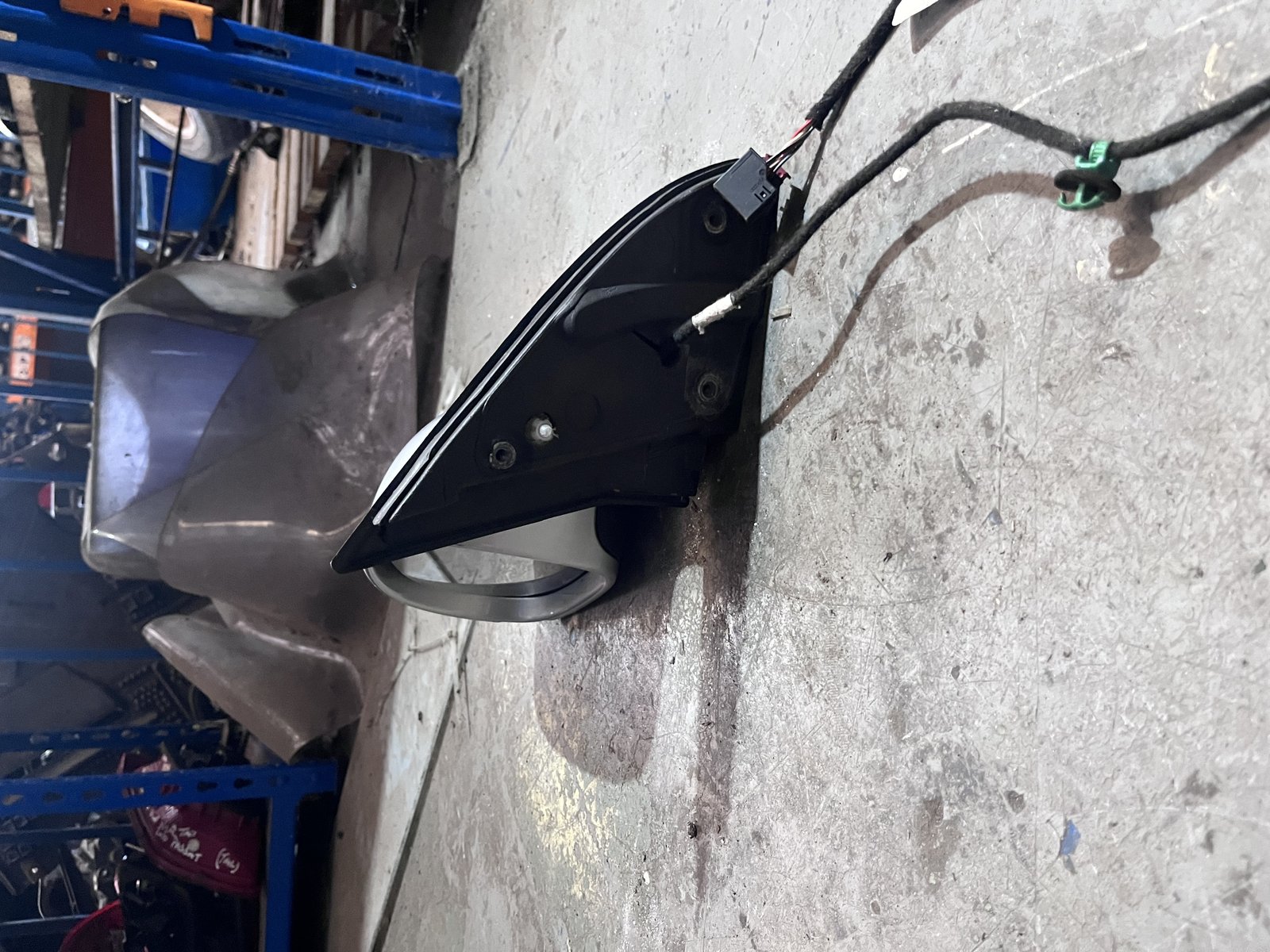 2010 VW JETTA MK5 NSF WING MIRROR SILVER LA7W photo 2