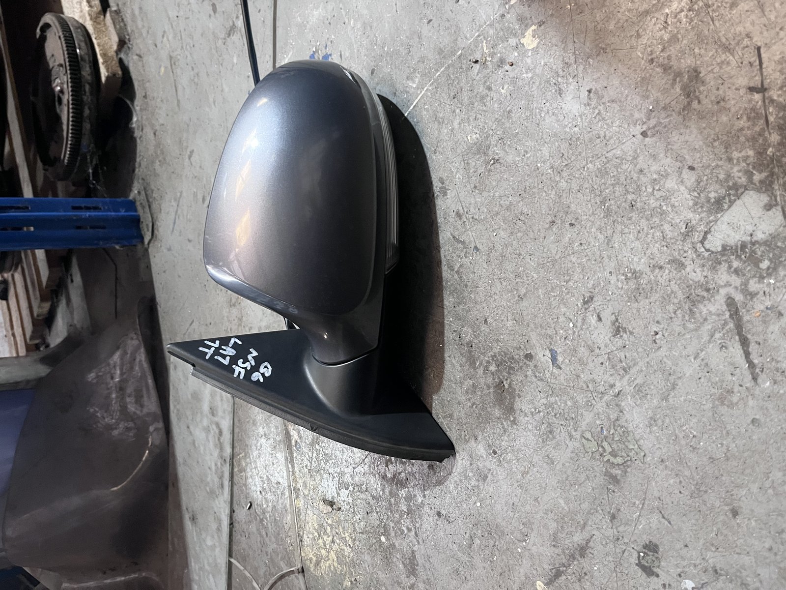 VW PASSAT B6 NSF WINGMIRROR GREY LA7T photo 4