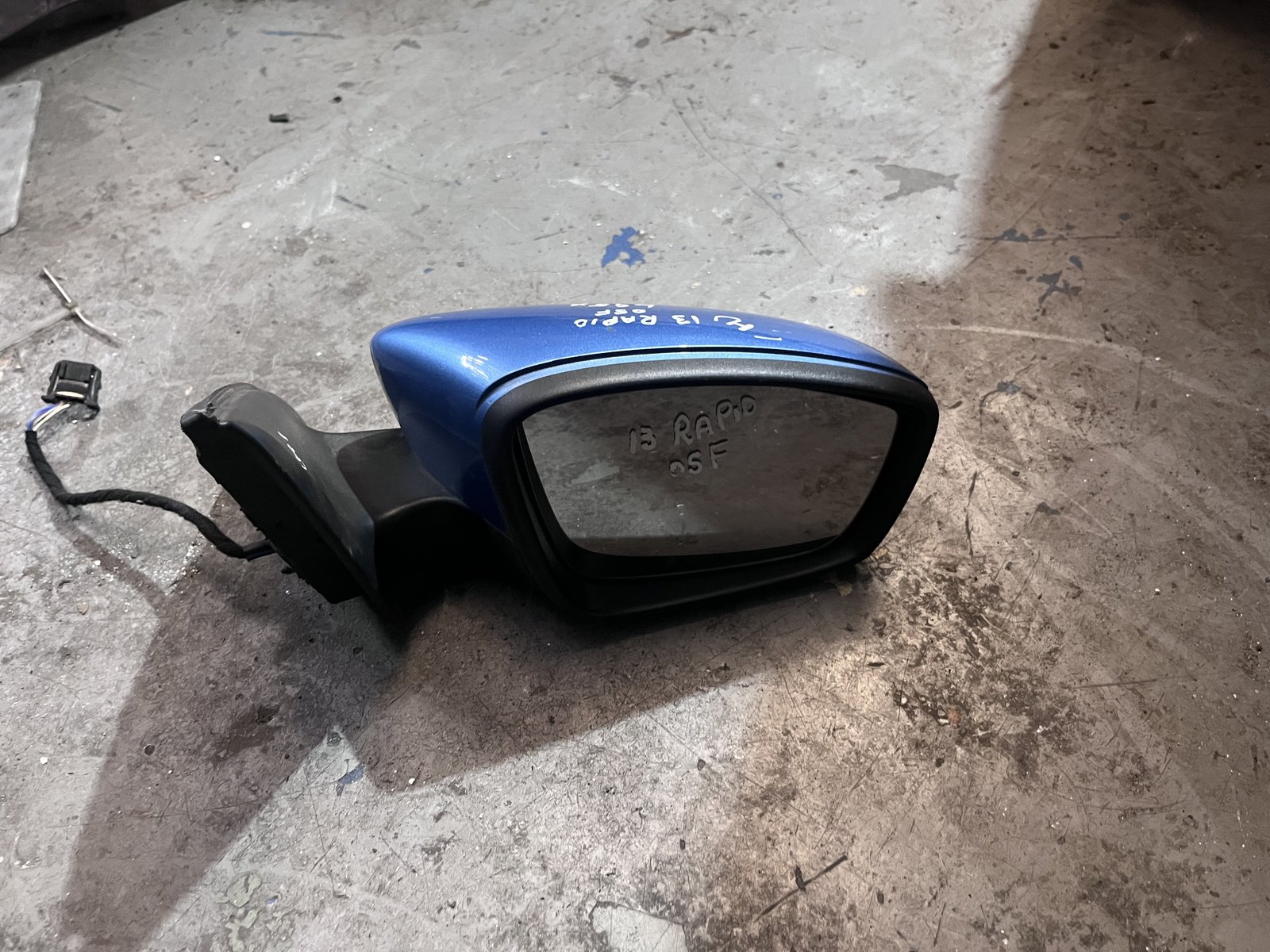 SKODA RAPID 13 OSF WING MIRROR BLUE LG5X