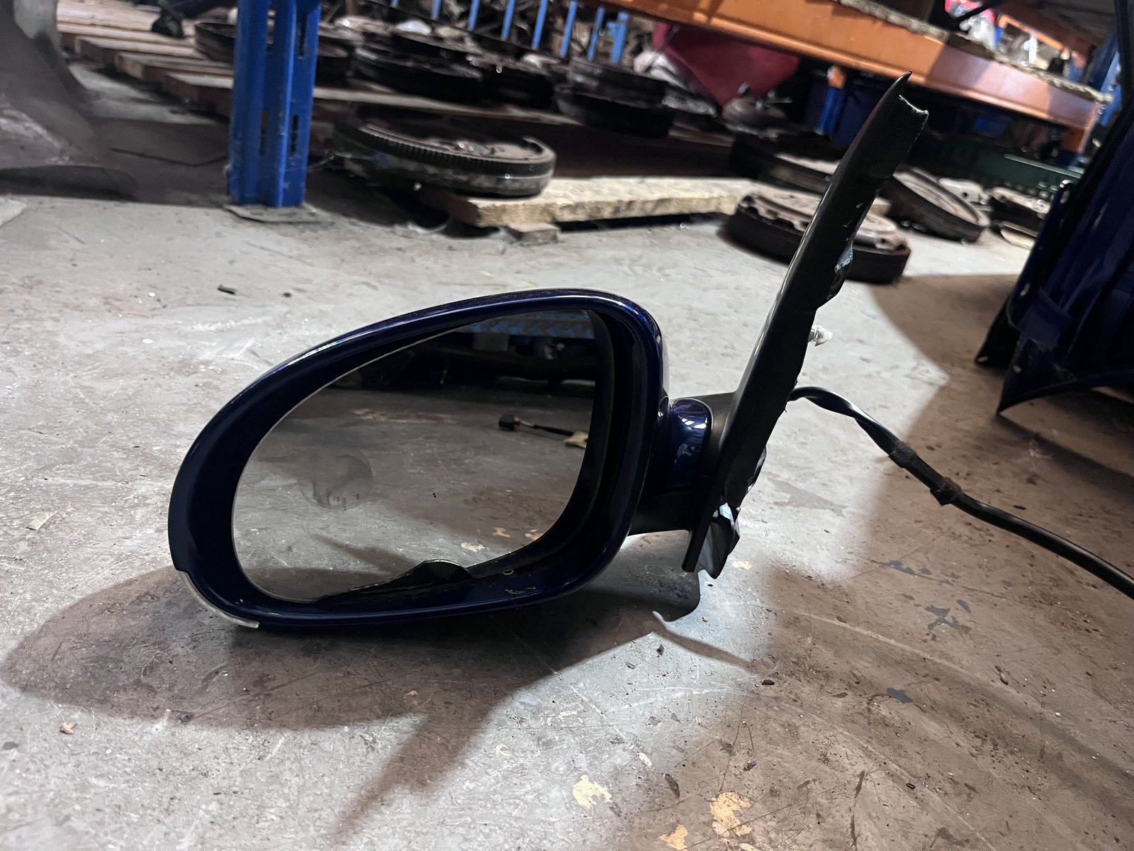 VW GOLF PLUS 07 NSF WING  MIRROR BLUE LD5Q