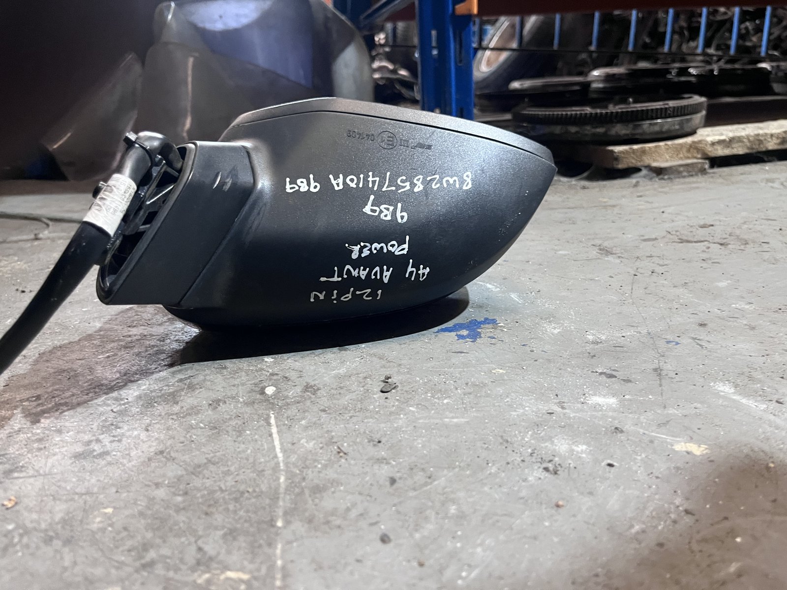 AUDI A4 B9 AVANT OSF WING MIRROR  photo 4