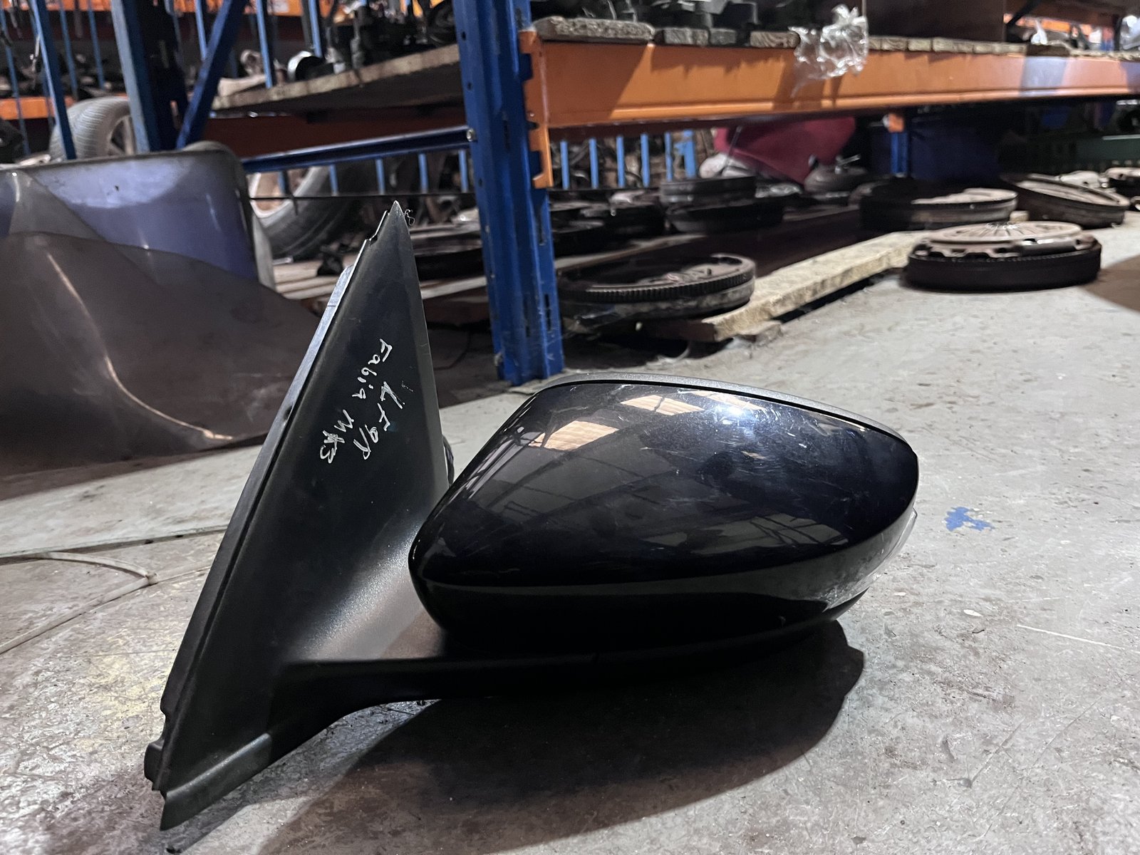 SKODA FABIA MK3 NSF WING MIRROR BLACK LF9R photo 4