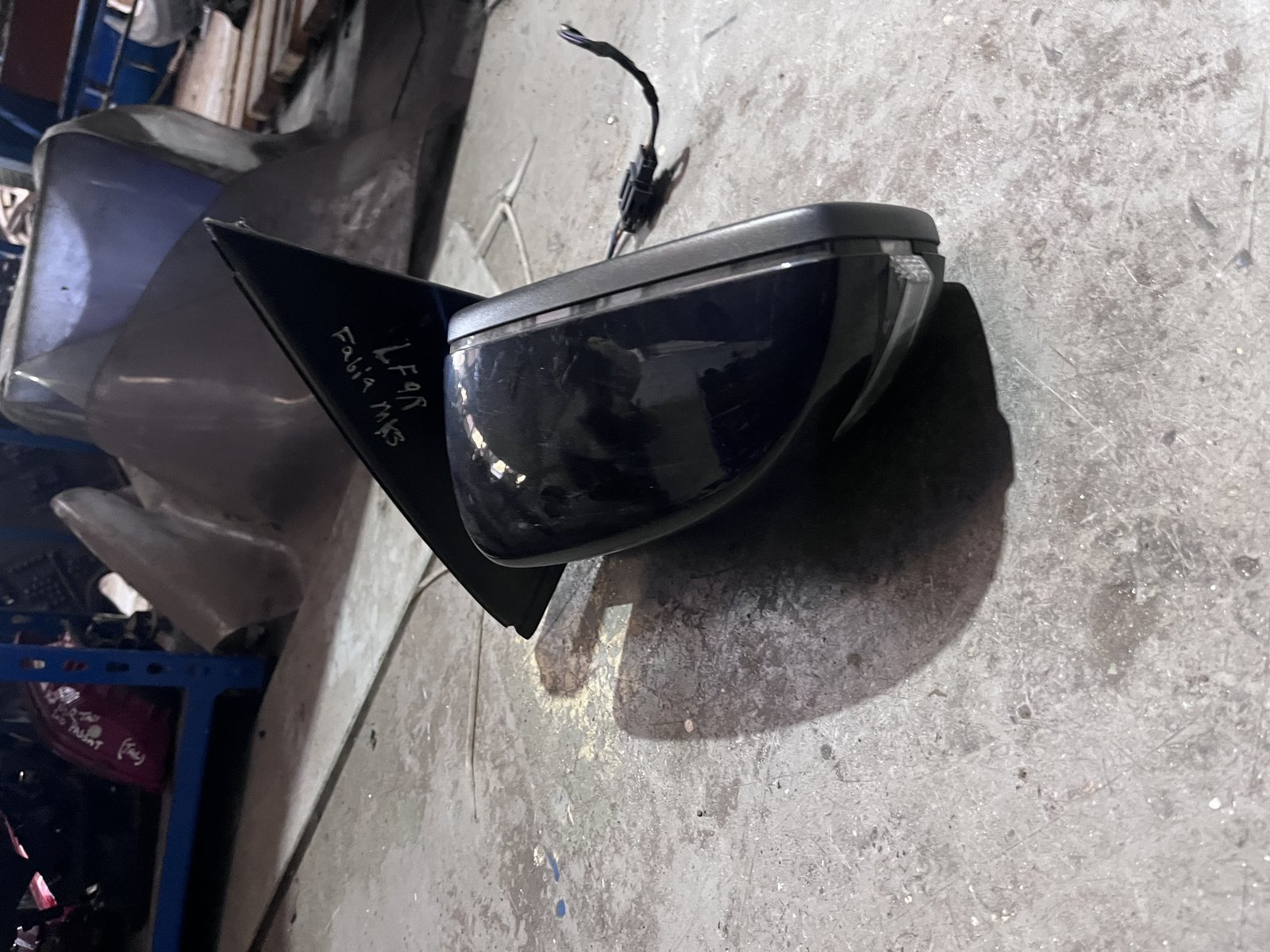 SKODA FABIA MK3 NSF WING MIRROR BLACK LF9R photo 2