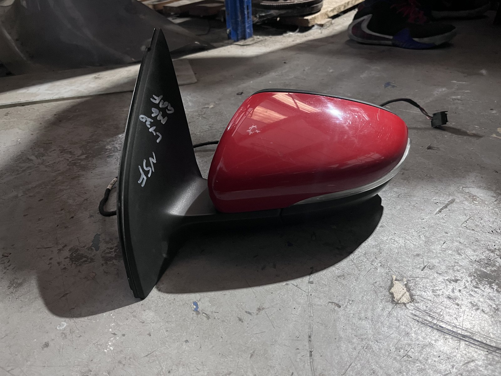 VW GOLF M6 NSF WING MIRROR LY3D photo 4