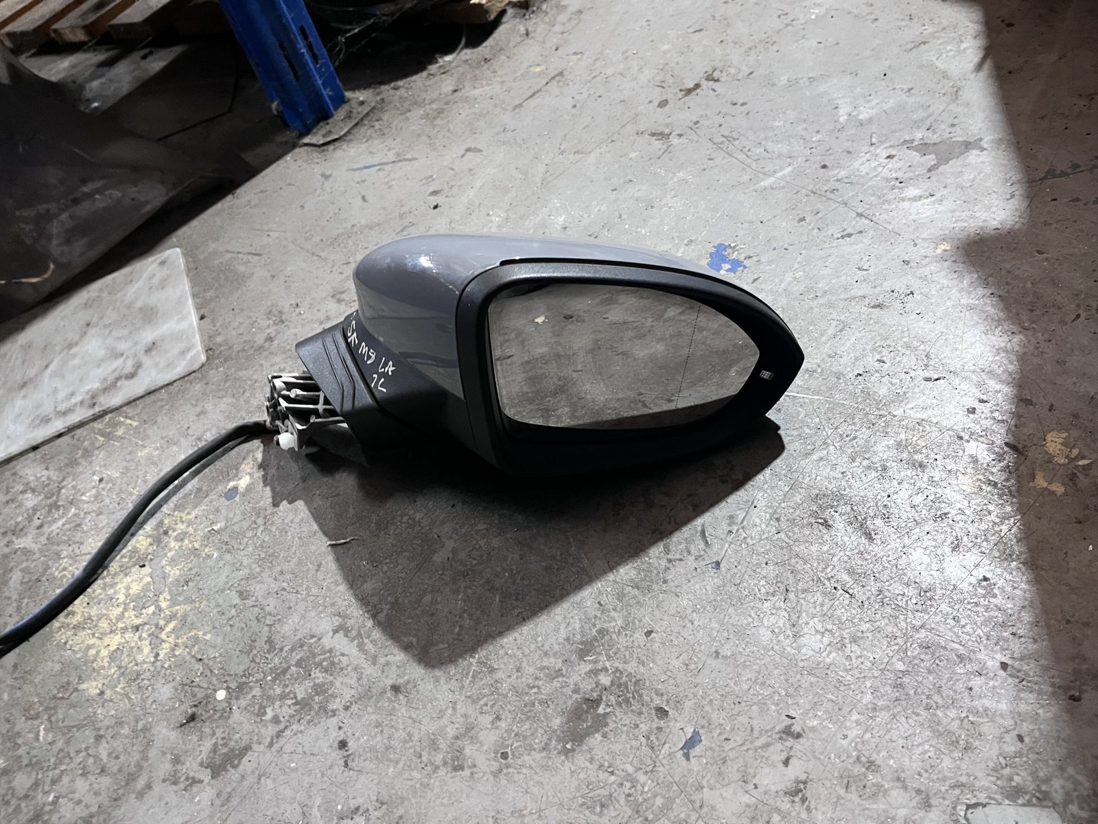 VW GOLF M8 NSF POWER FOLD BLIND SPOT WING MIRROR LA7C WING MIRROR 