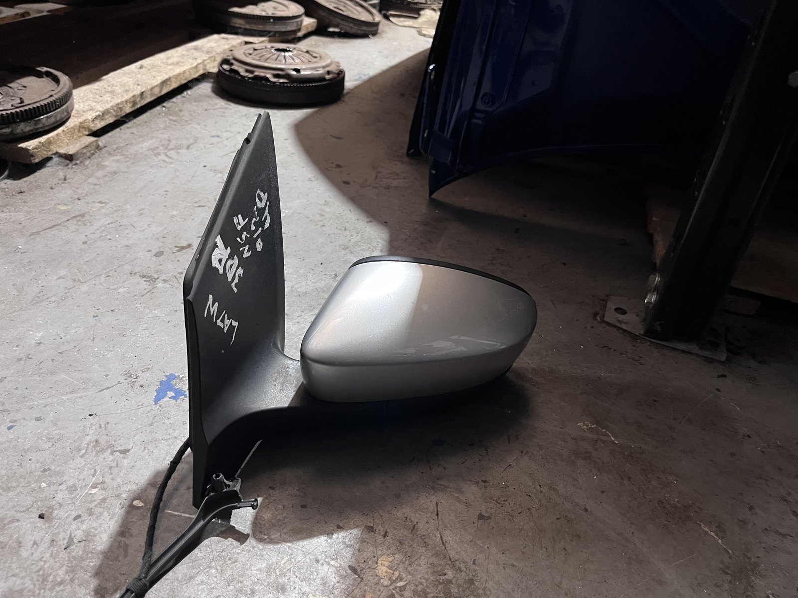 VW UP 012 3 DOOR NSF WING MIRROR SILVER LA7W photo 4
