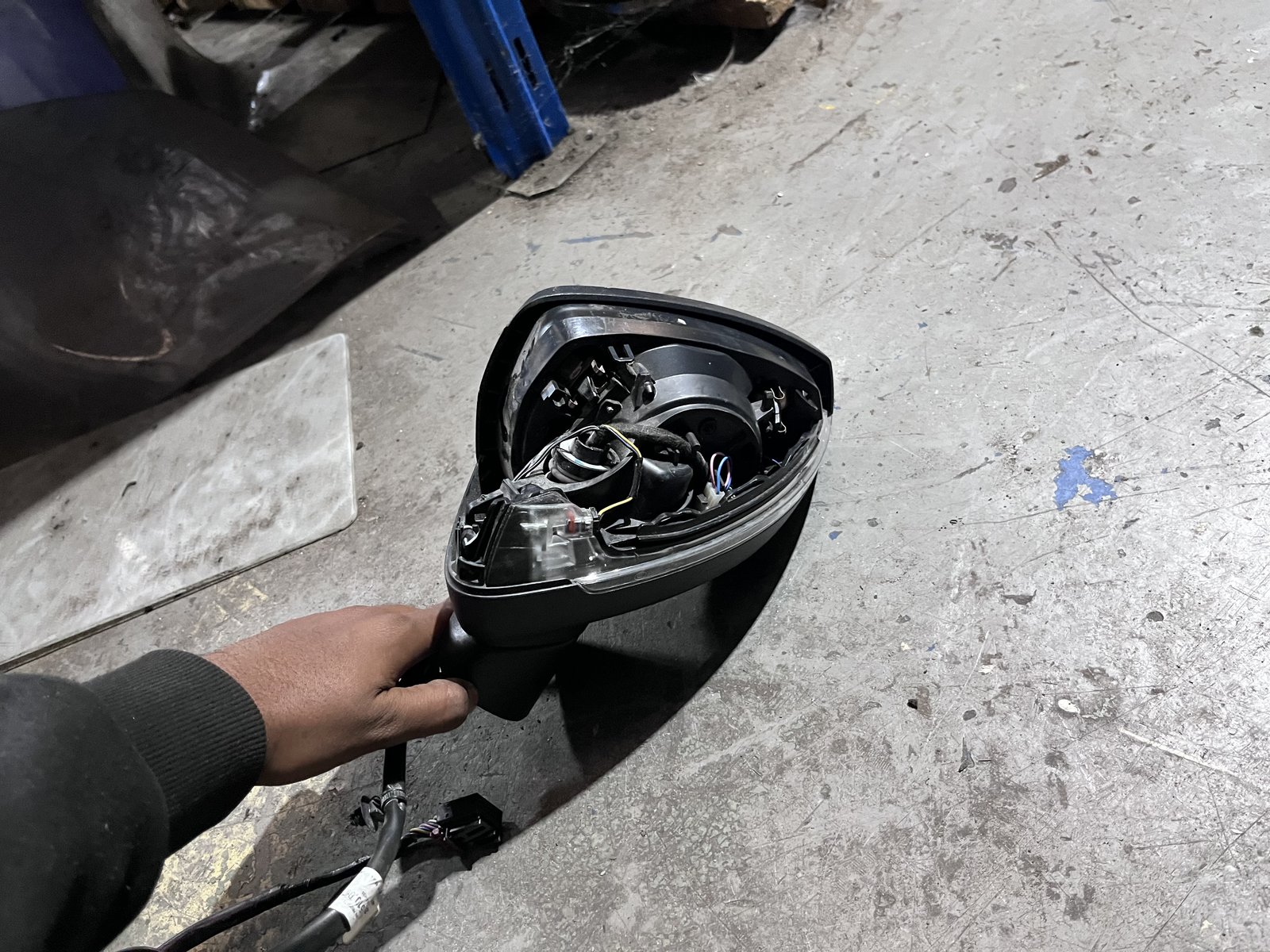 AUDI A3 8Y NSF WING MIRROR  NO COVER photo 4