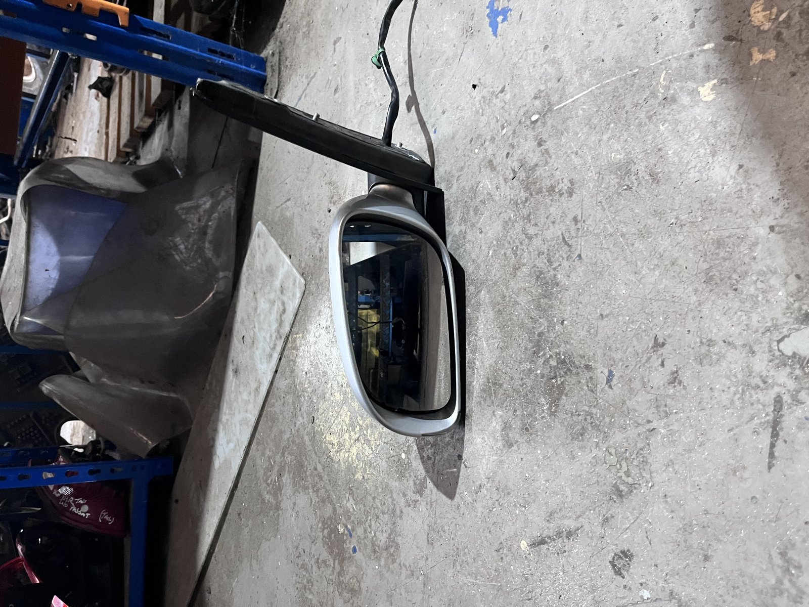 VW TOURAN 07 NSF WING MIRROR SILVER LA7W