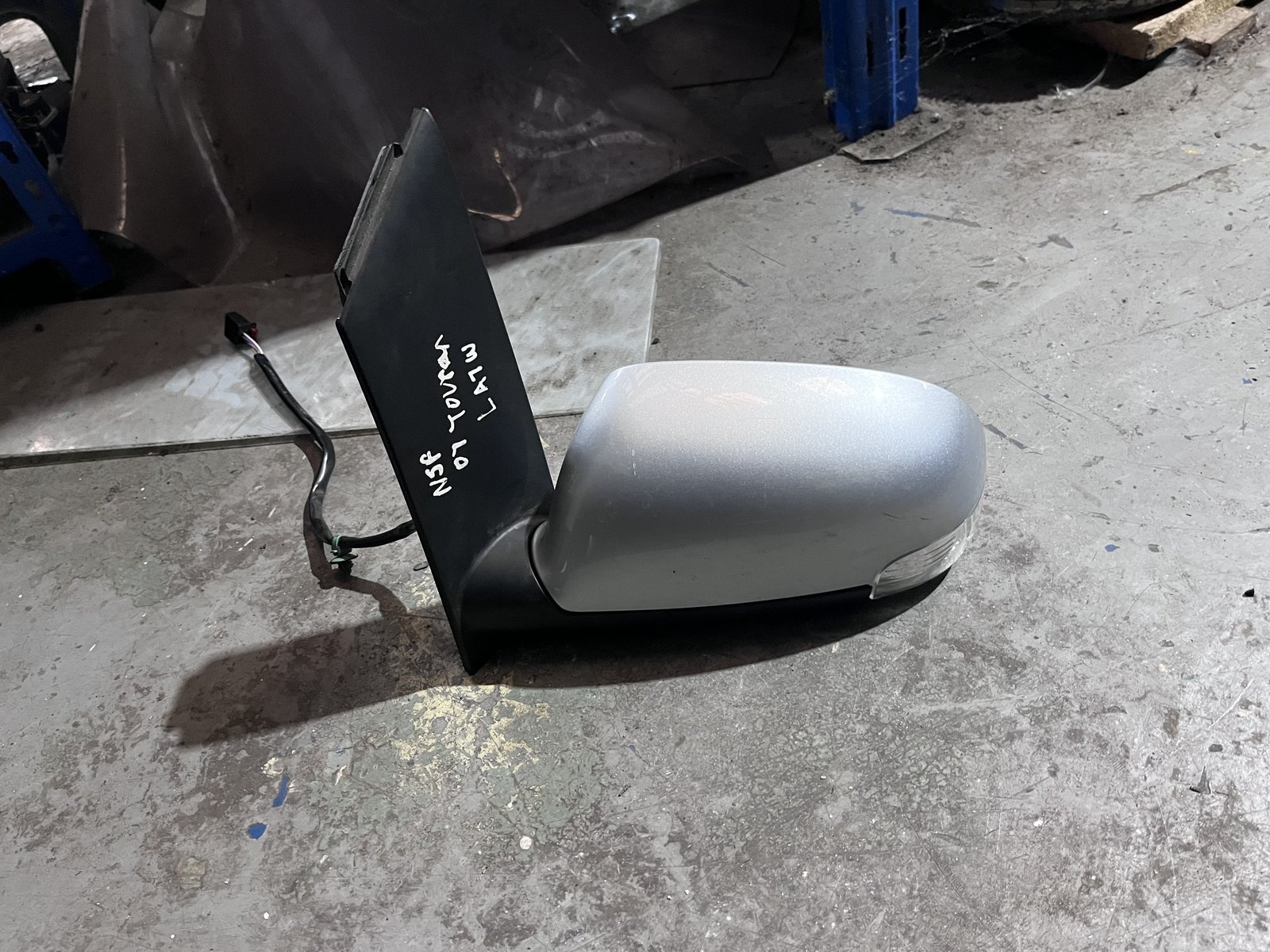 VW TOURAN 07 NSF WING MIRROR SILVER LA7W photo 4