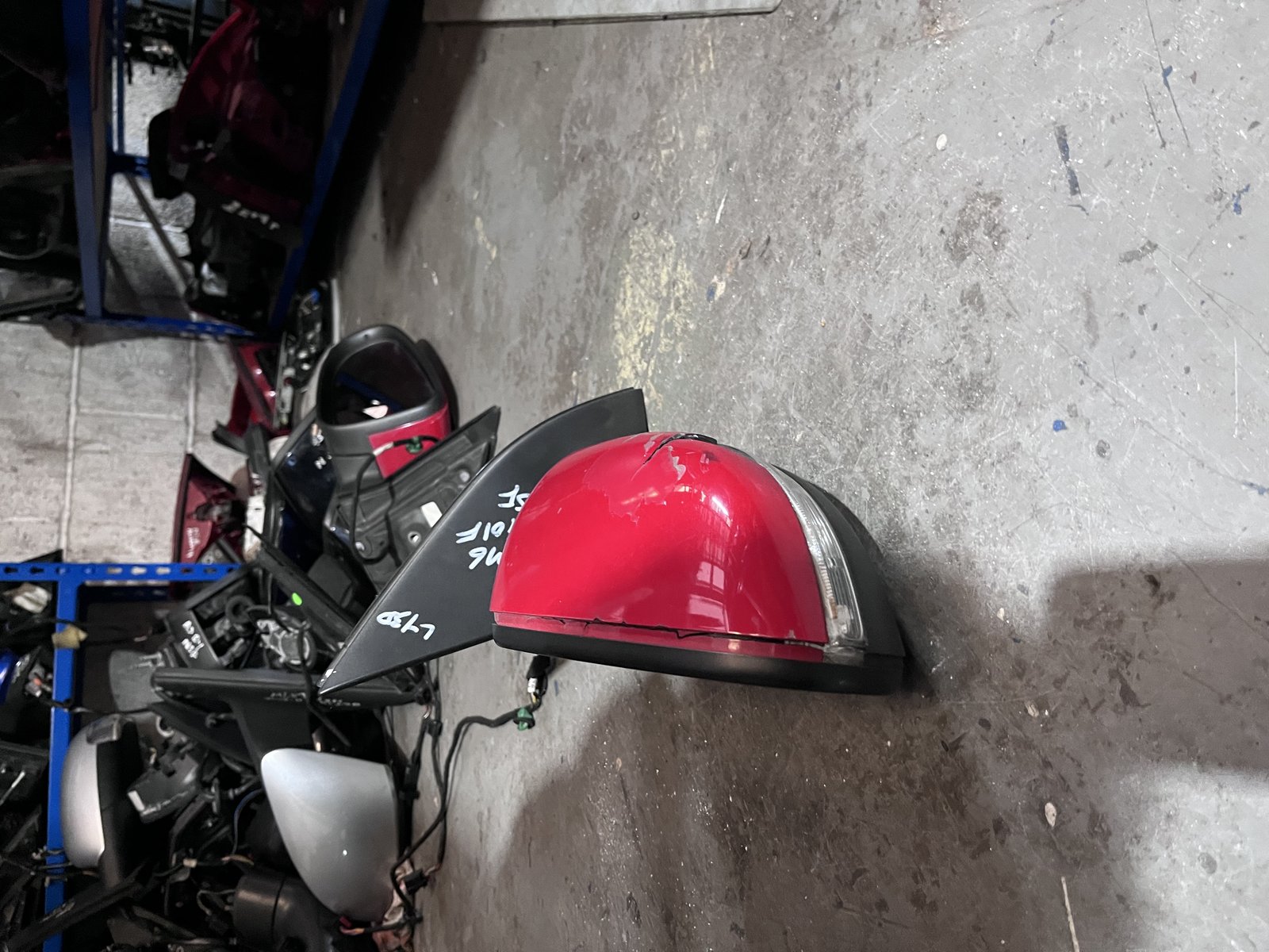 VW GOLF MK6 NSF WING MIRROR RED LY3D photo 2
