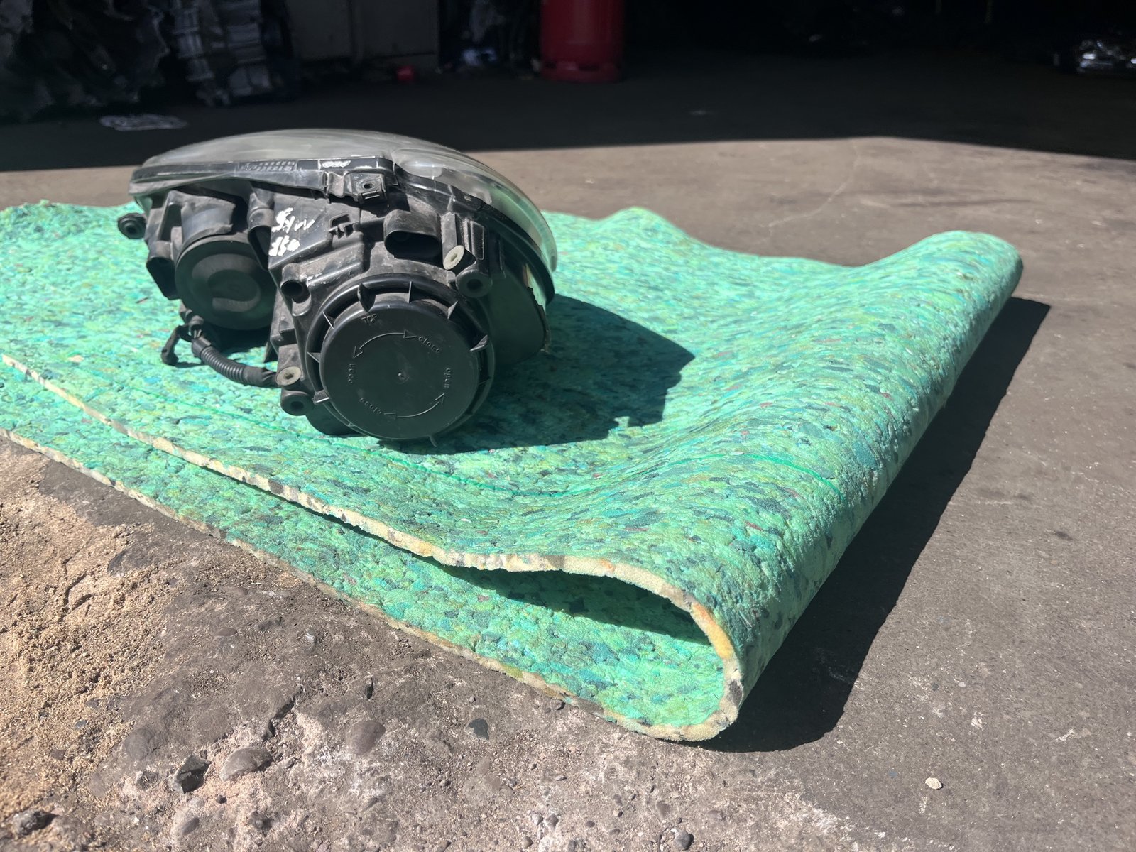 VW GOLF MK5 OSF HEADLIGHT photo 7