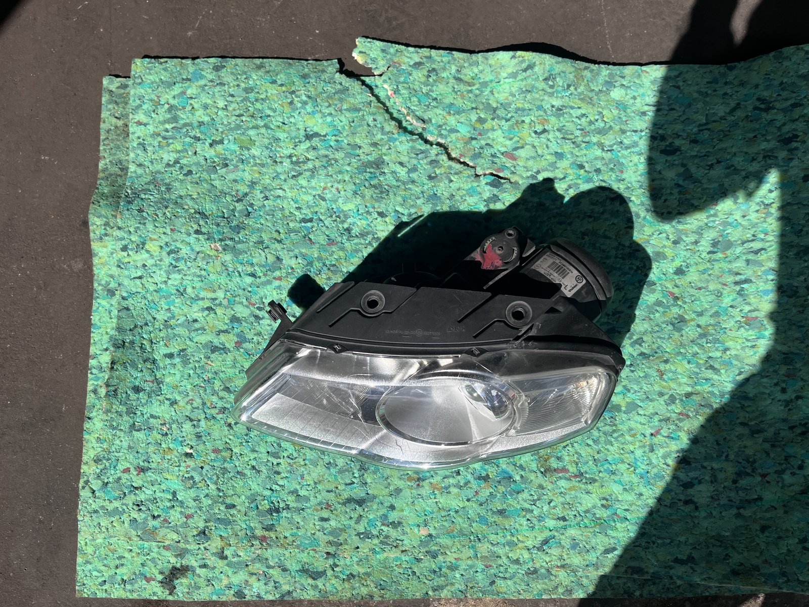 VW PASSAT B6 PASSENGER HEADLIGHT photo 4
