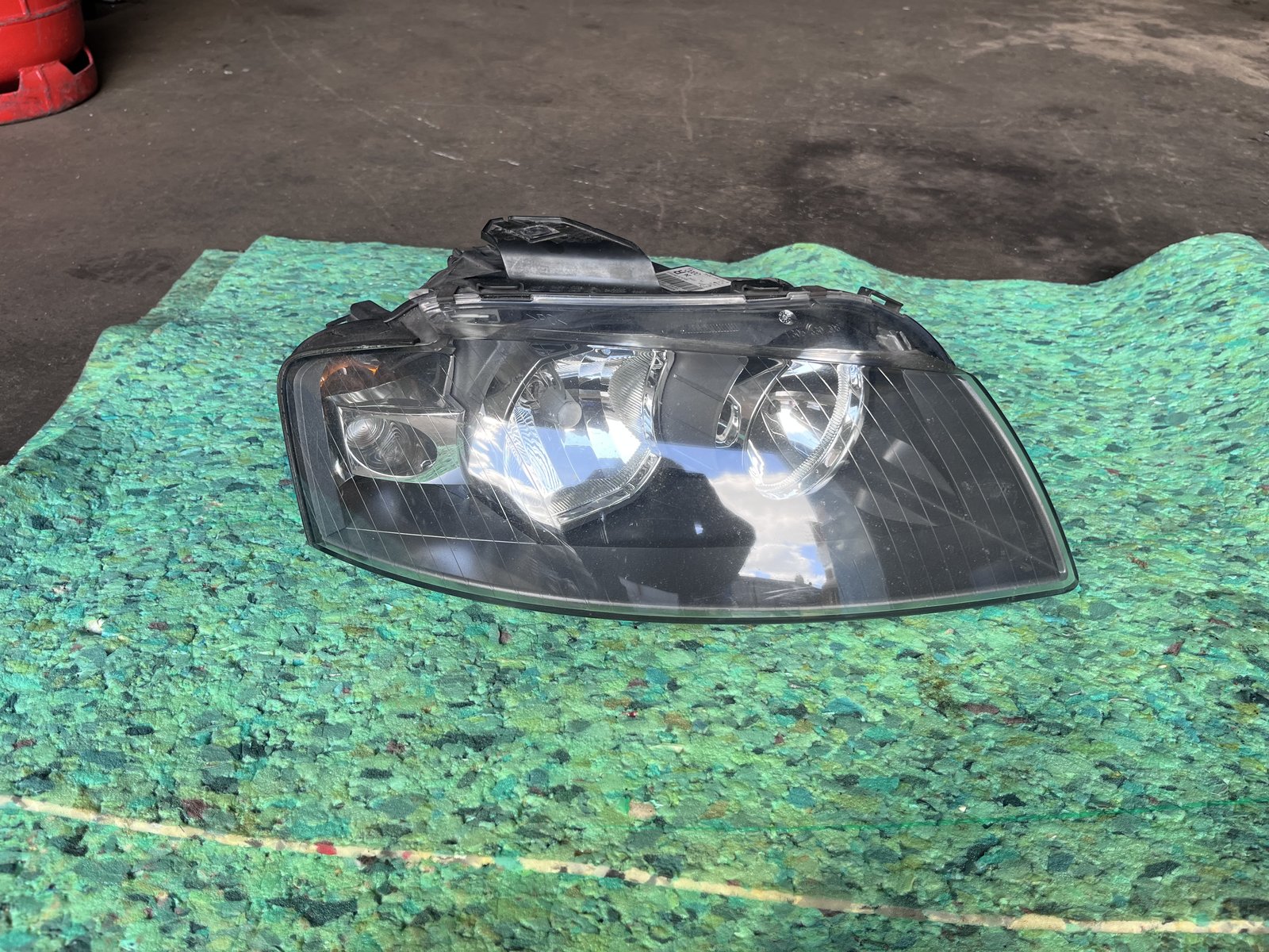 AUDI A3 08 PRE FACE LIFT OSF HEAD LIGHT