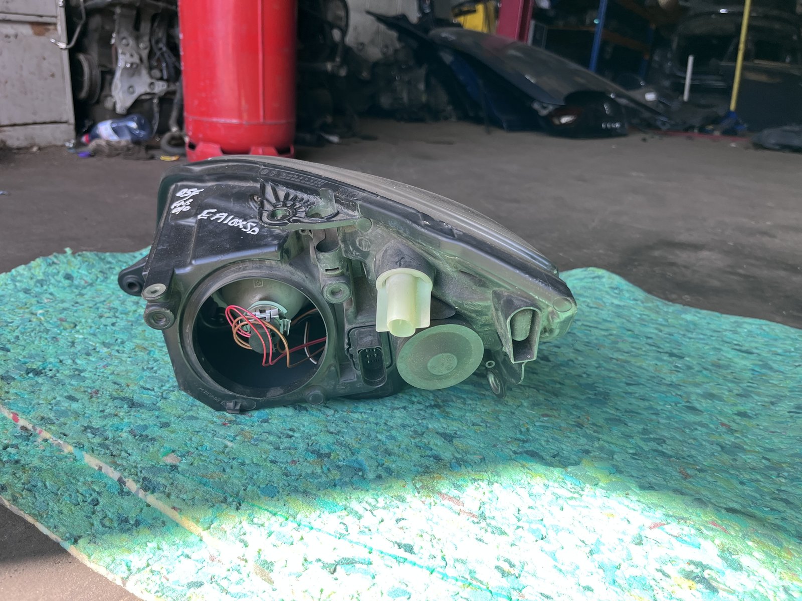 2010 SKODA FABIA OSF HEADLIGHT  photo 6