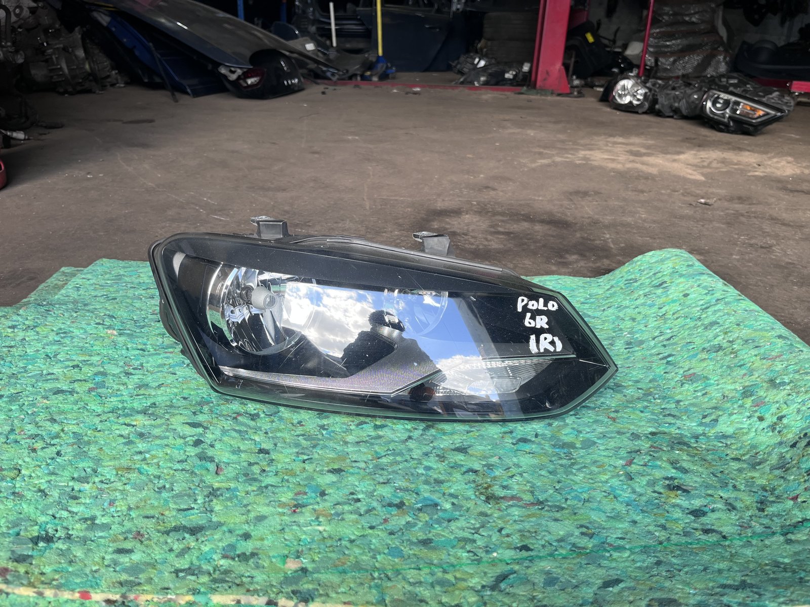 VW POLO 6R OSF HEADLIGHT 