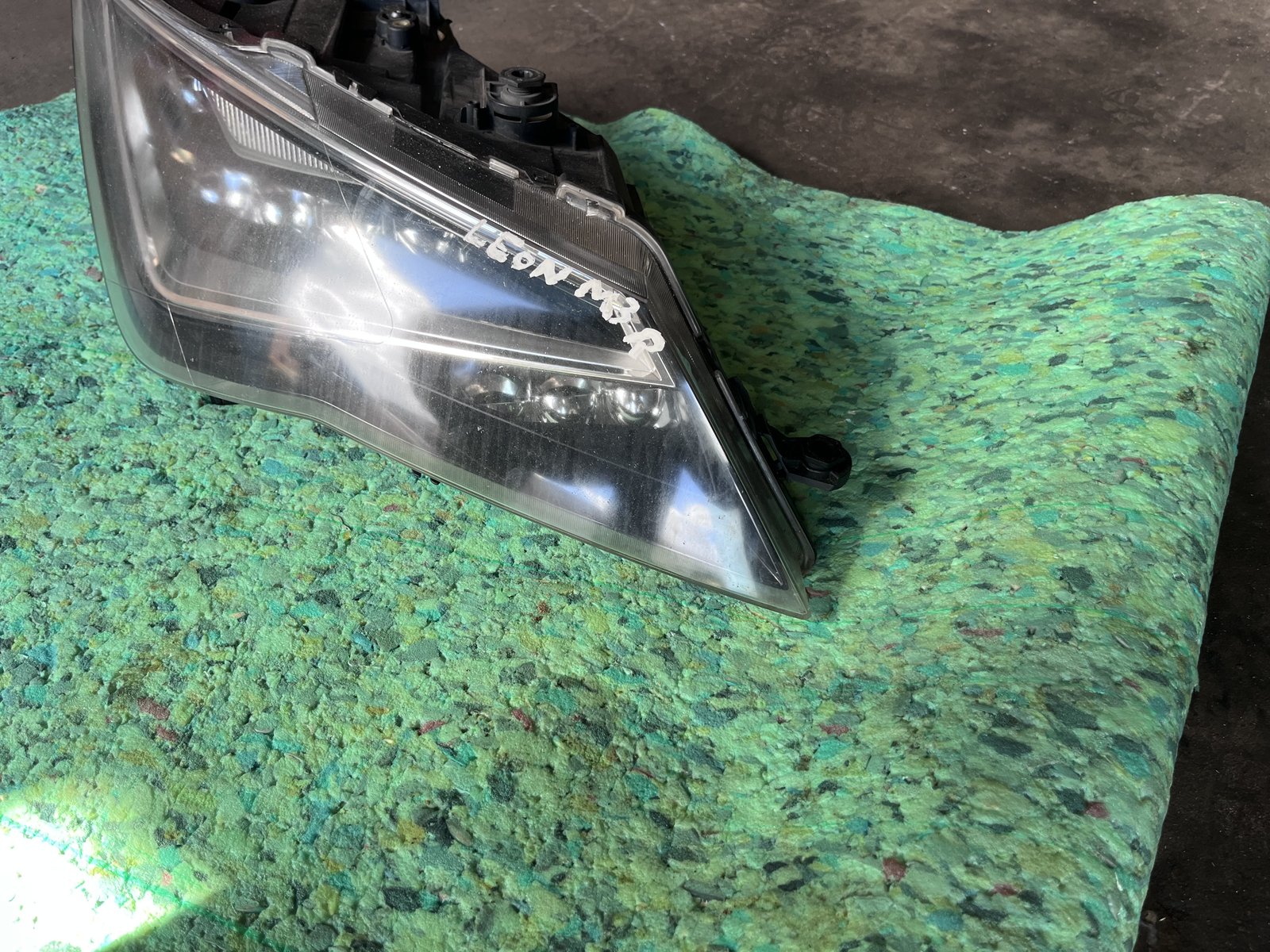 2013 SEAT LEON MK3 OSF HEADLIGHT  photo 3