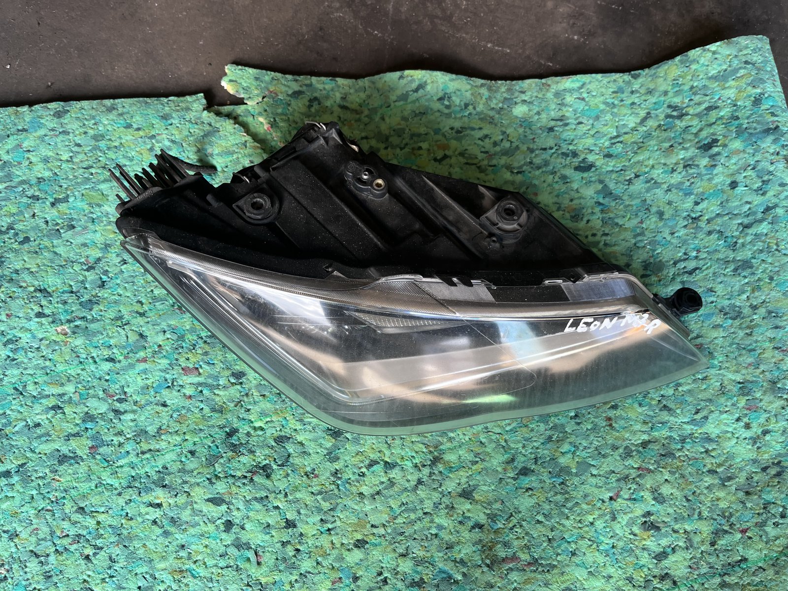 2013 SEAT LEON MK3 OSF HEADLIGHT  photo 4