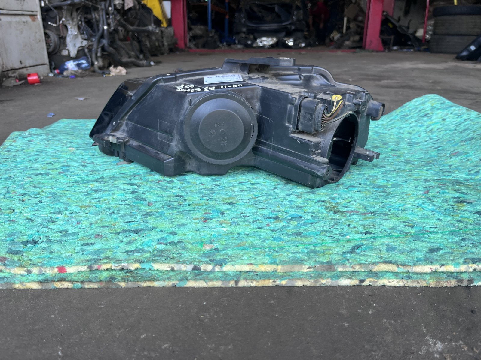 2011 AUDI A3 ESPORT OSF HEADLIGHT  photo 5