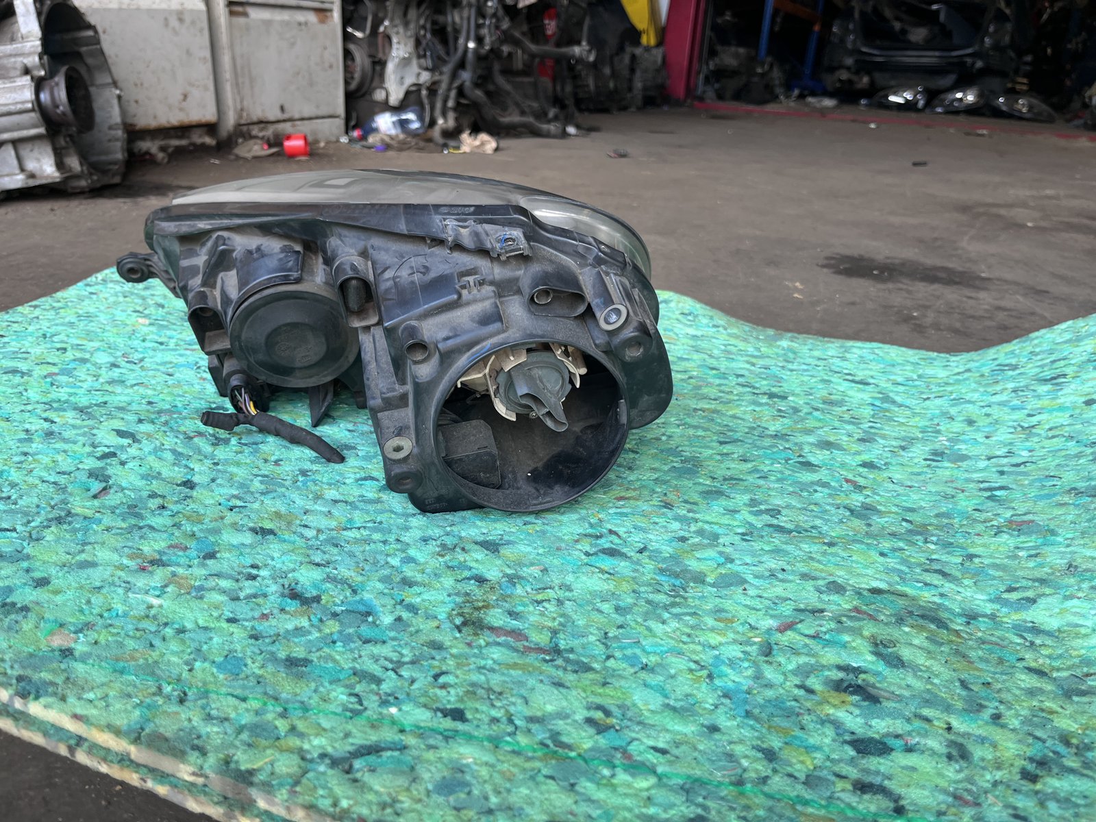 VW GOLF MK5 OSF HEAD LIGHT  photo 6