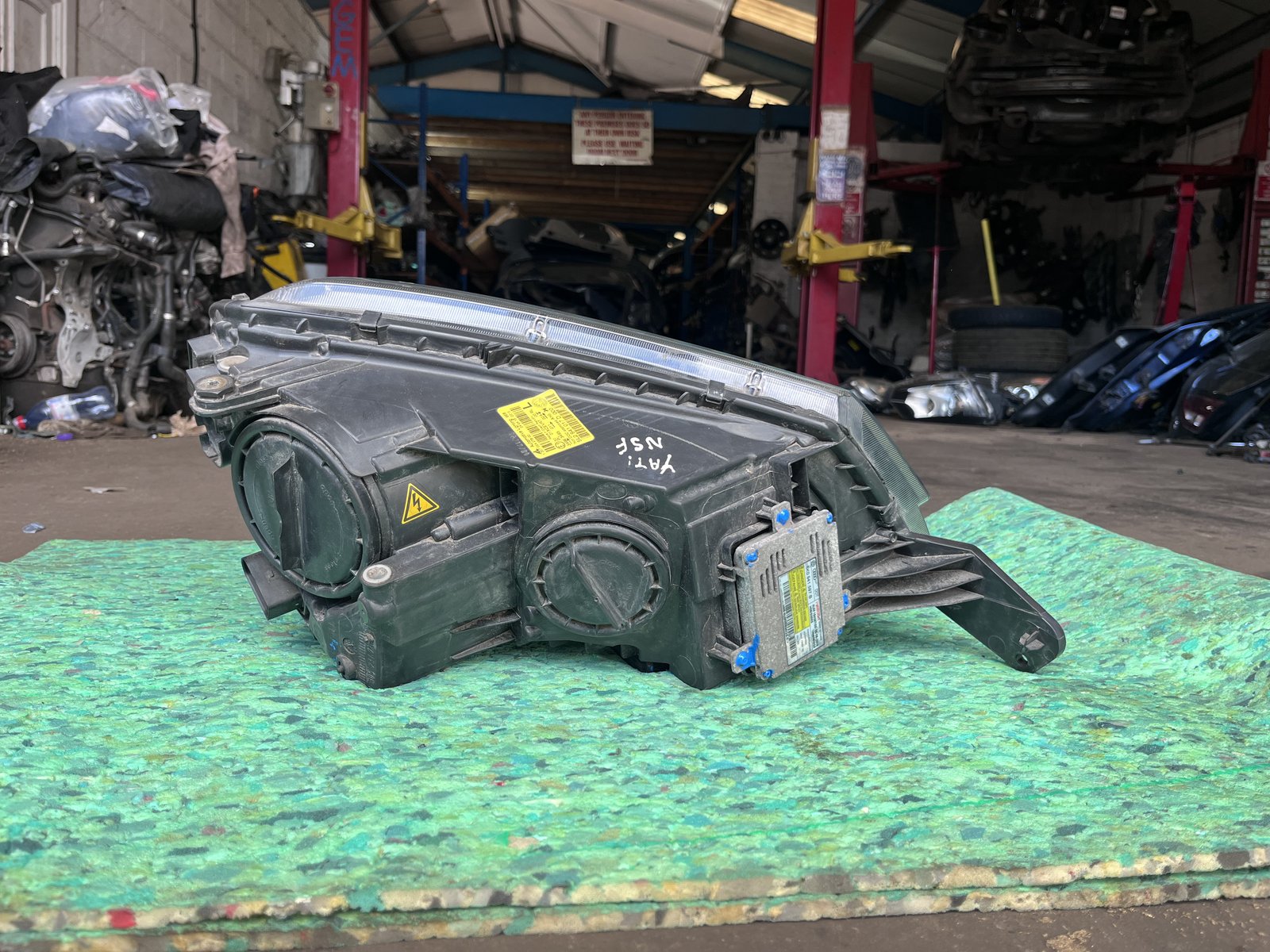 2014 SKODA YETTI NSF XENON HEAD LIGHT  photo 7