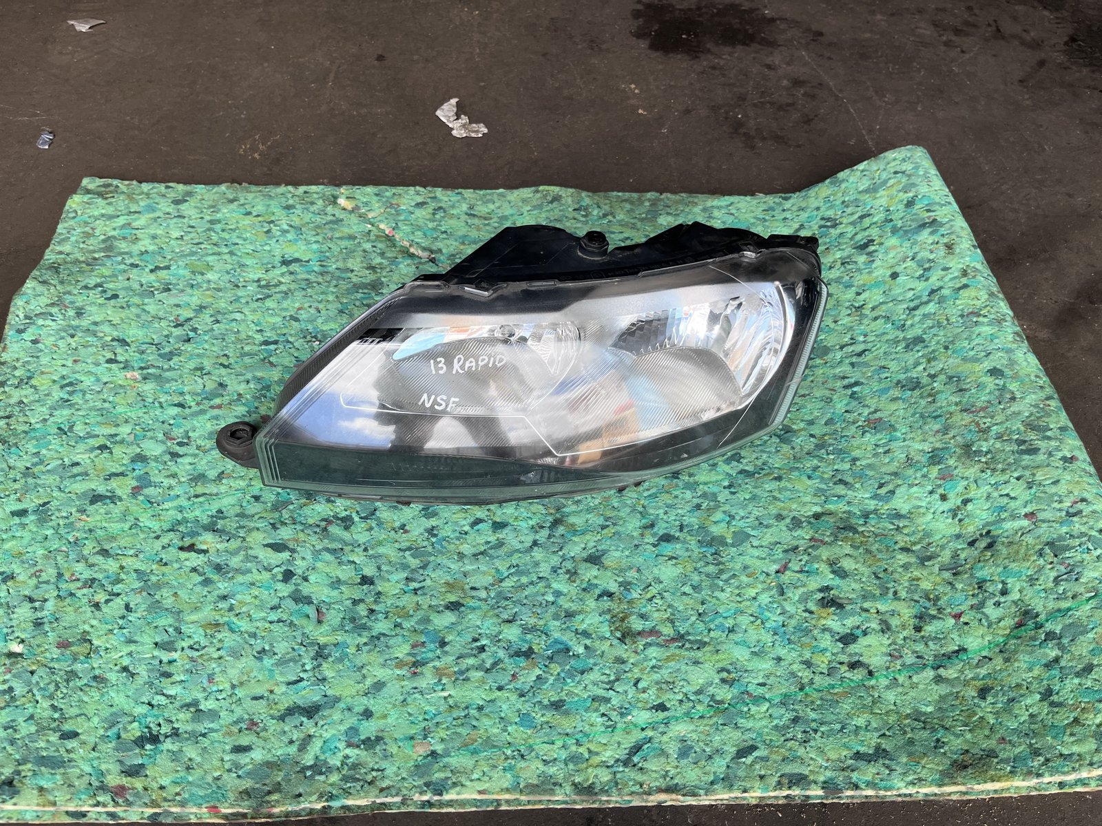 2013 SKODA RAPID NSF HEAD LIGHT 