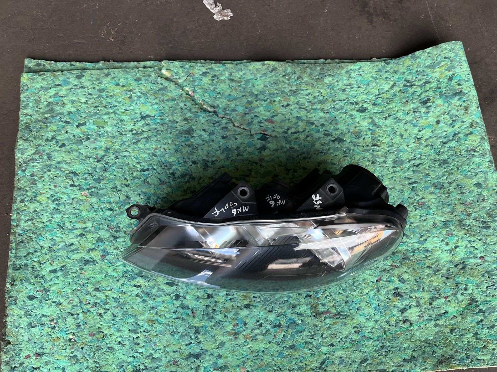 VW GOLF MK6 NSF HEAD LIGHT  photo 4