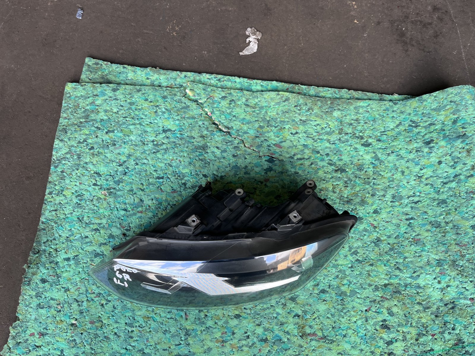 VW POLO 6R NSF HEAD LIGHT  photo 4