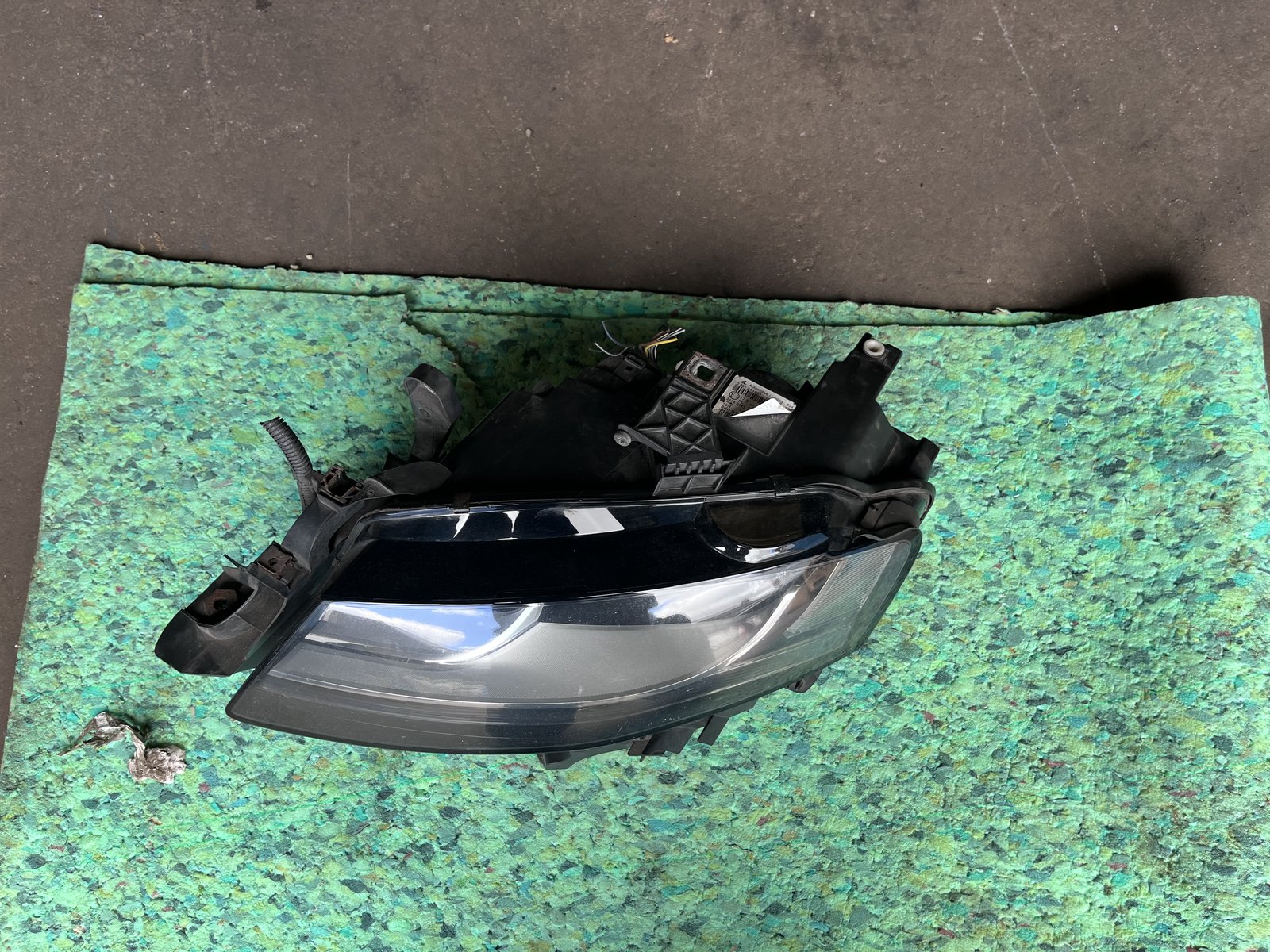 11-14 AUDI A4 B8 SALLON NSF HEAD LIGHT  photo 4