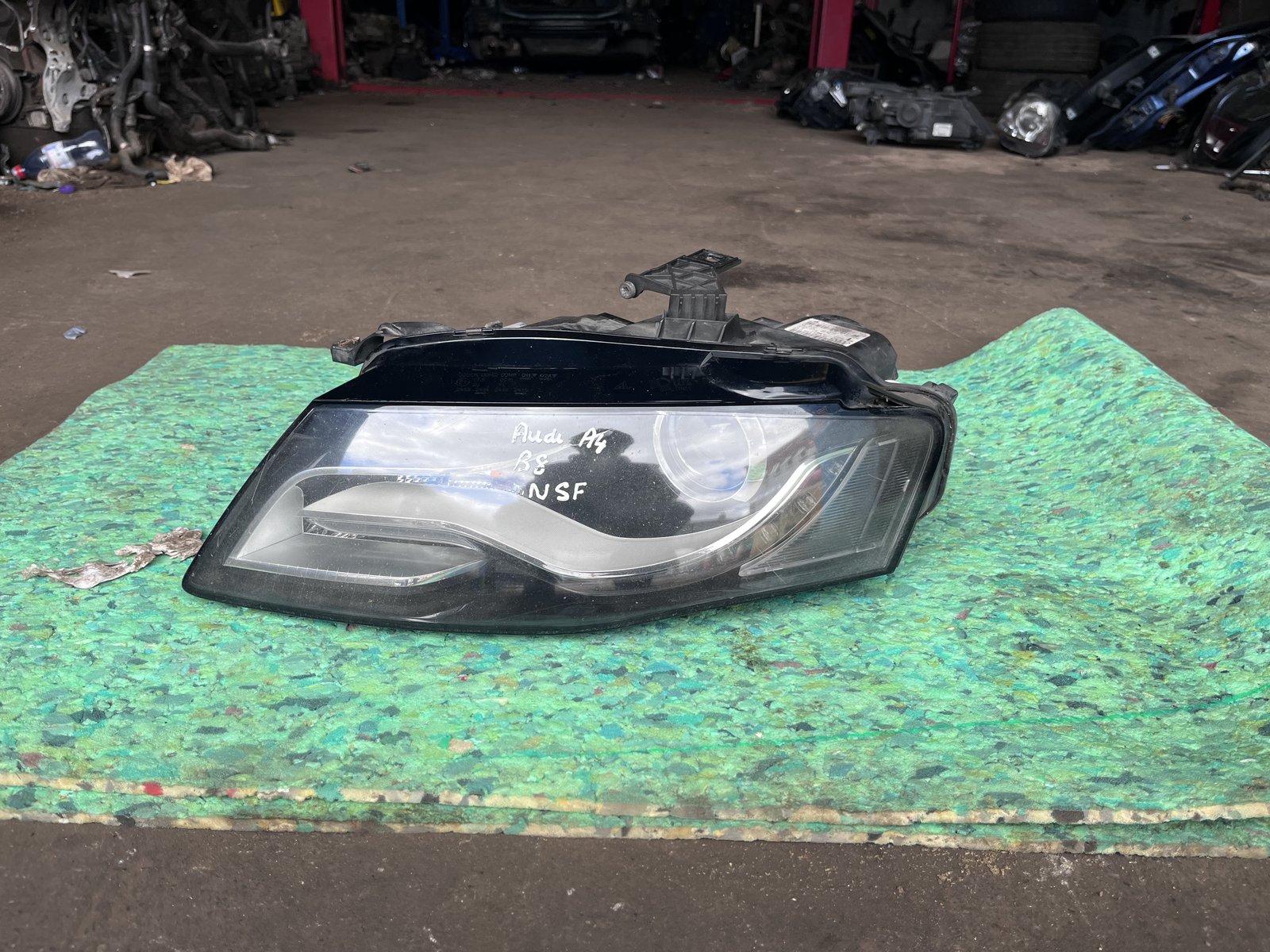 AUDI A4 B8 NSF XENON HEAD LIGHT 