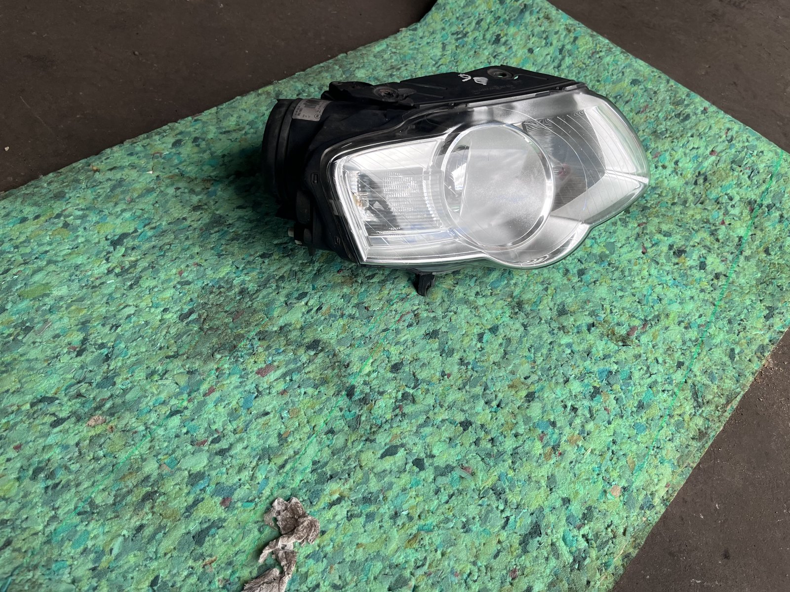VW PASSAT B6 OSF HEAD LIGHT  photo 2