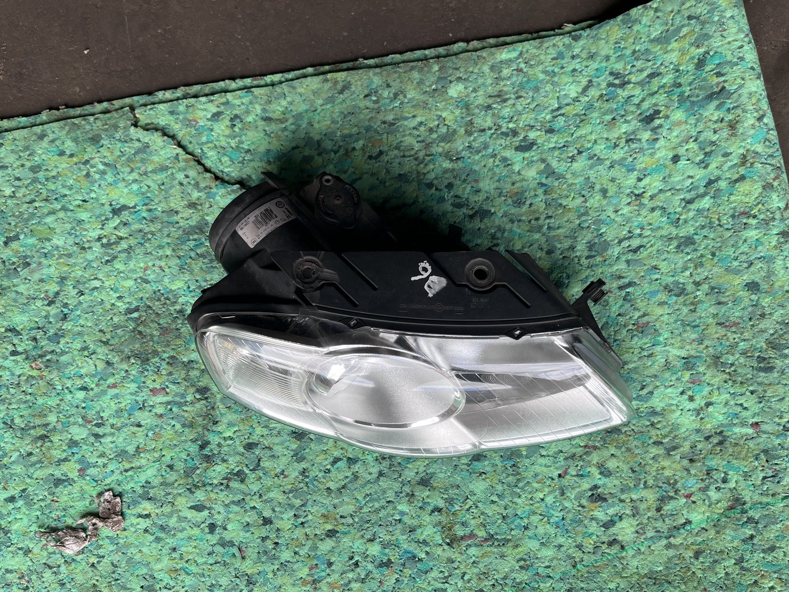 VW PASSAT B6 OSF HEAD LIGHT  photo 4