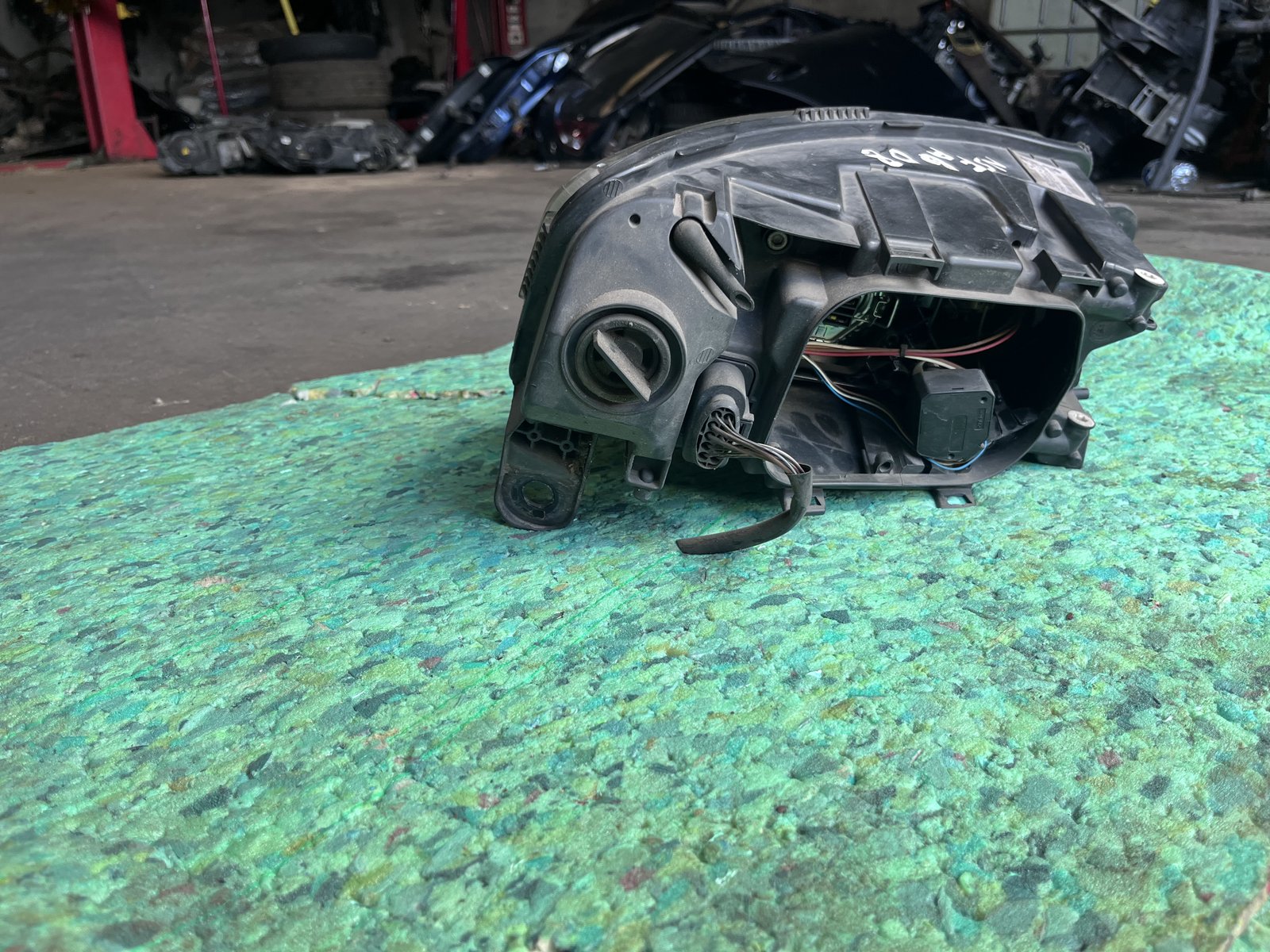 AUDI A6 08 NSF HEAD LIGHT  photo 5