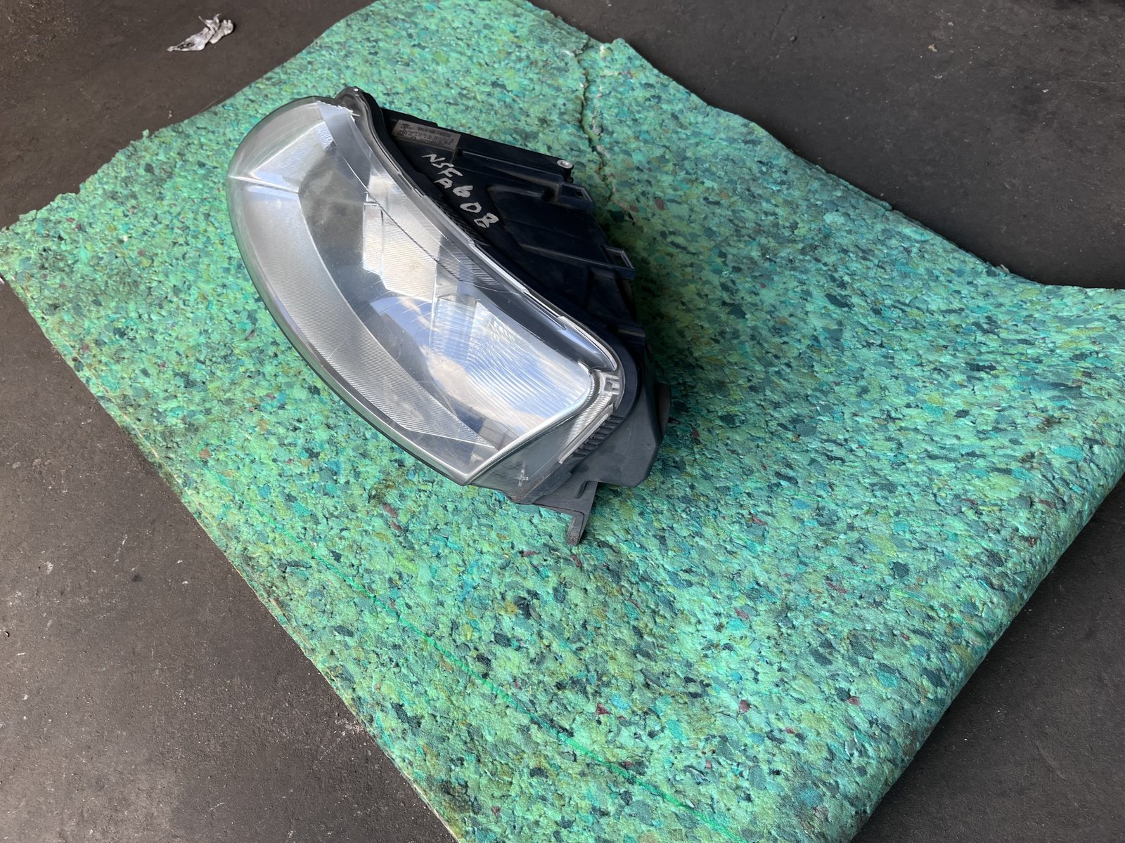 AUDI A6 08 NSF HEAD LIGHT  photo 3