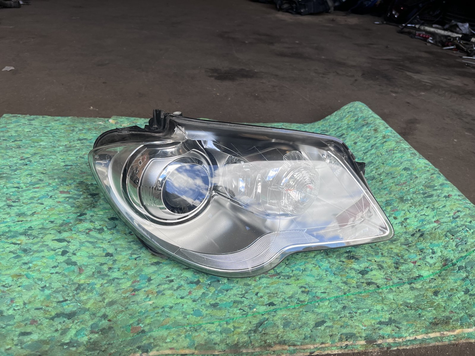 2005-10 VOLKES WAGON TOURAN SPORT DRIVER OSF XENON HID HEAD LIGHT