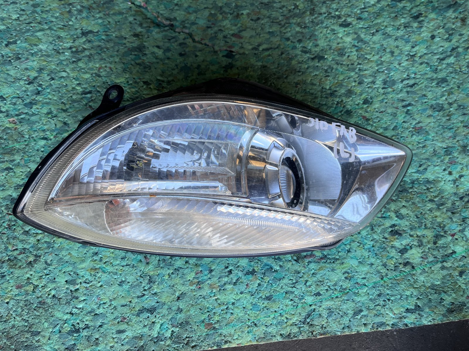 2010 SKODA FABIA NSF HEAD LIGHT