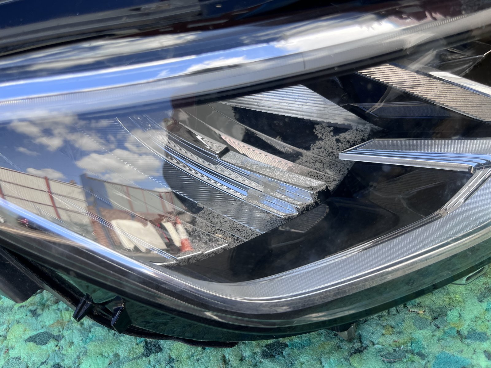 VW GOLF MK8 R LINE OSF HEAD LIGHT  photo 2