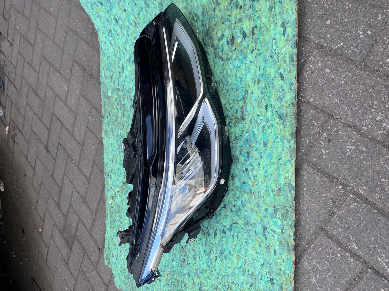 VW GOLF MK8 R LINE OSF HEAD LIGHT 