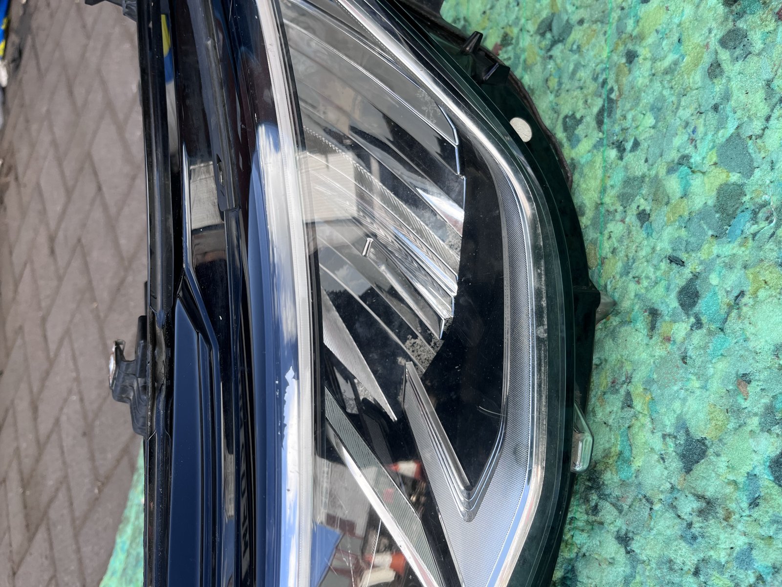 VW GOLF MK8 R LINE NSF HEAD LIGHT 