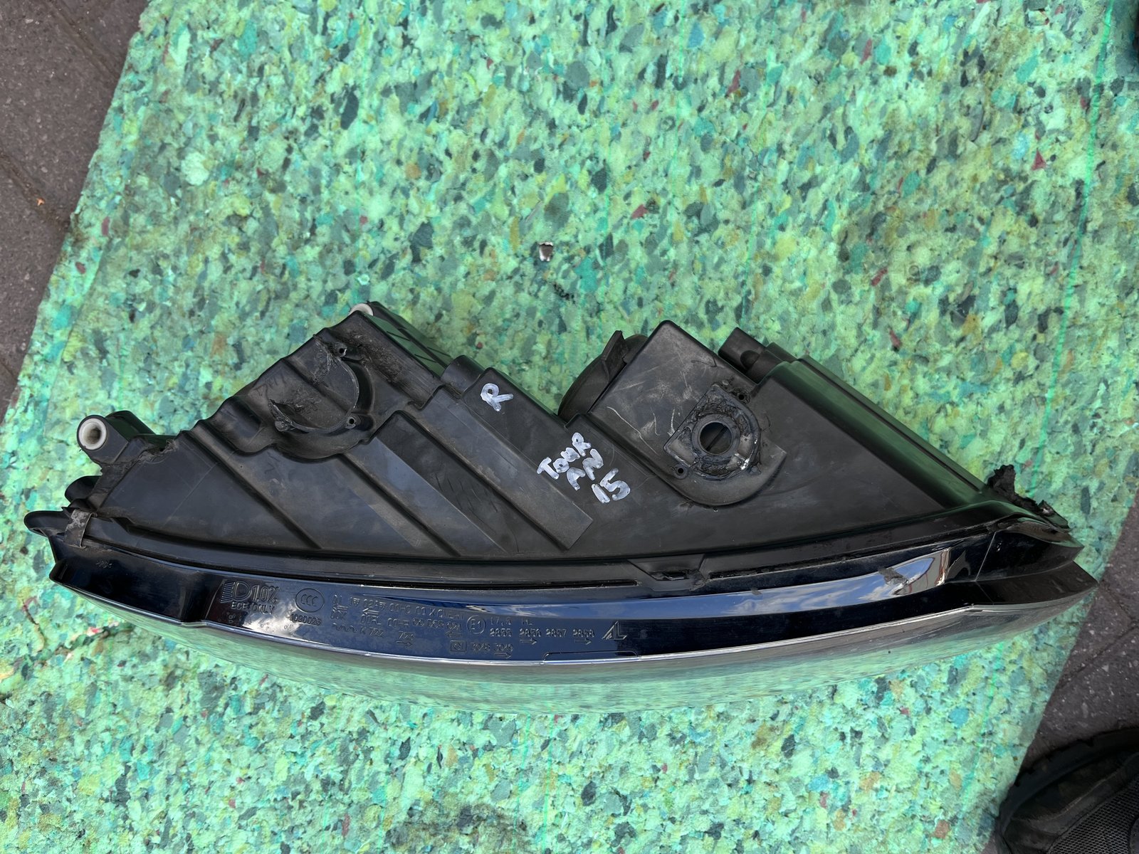VW TOURAN 15 OSF HEAD LIGHT  photo 2