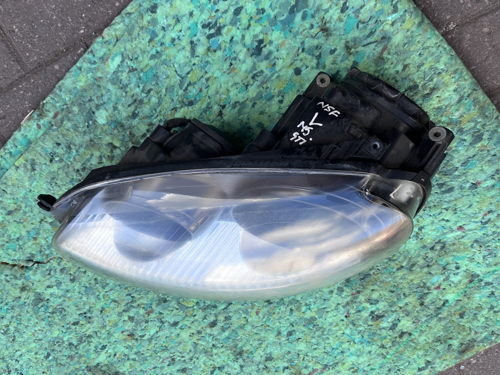 VW GOLF MK5 GTI NSF HEAD LIGHT  photo 5