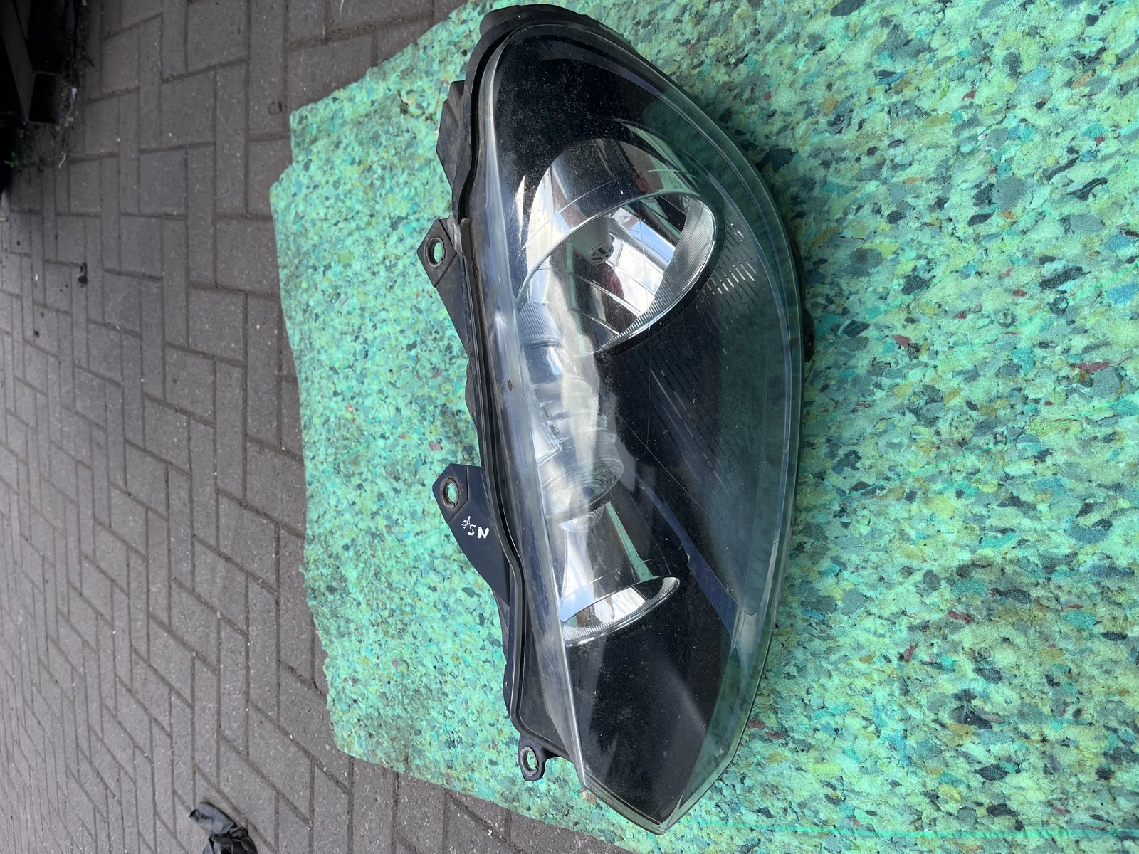 VW GOLF  MK6 NSF HEAD LIGHT 