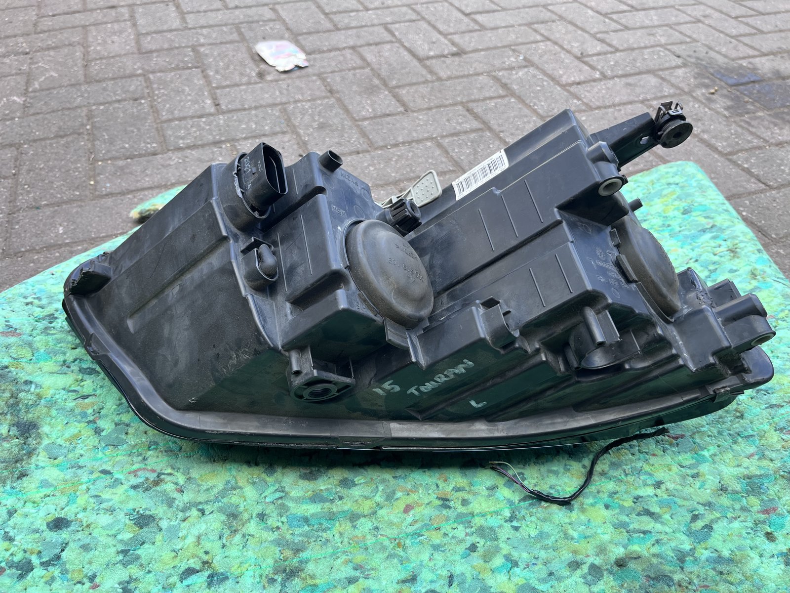 2015 VOLKES WAGON TOURAN NSF HEAD LIGHT  photo 6