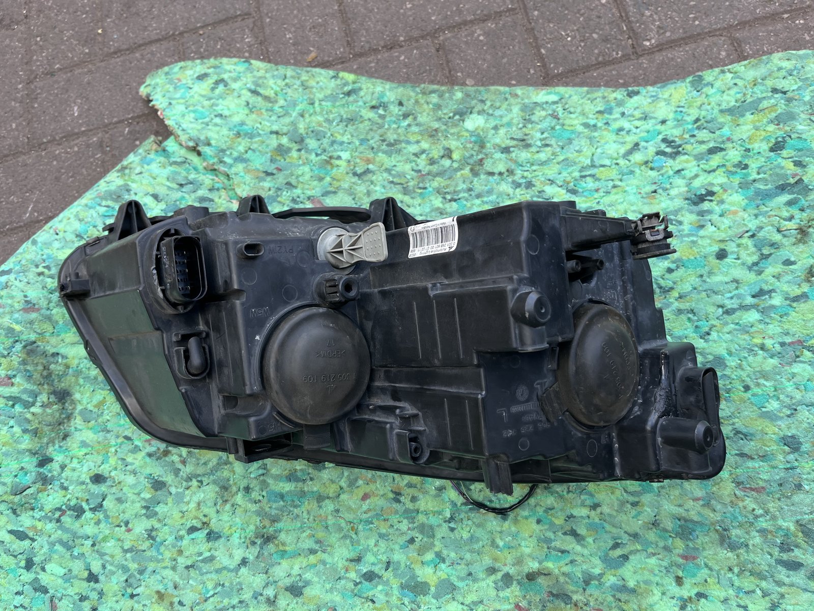 2015 VOLKES WAGON TOURAN NSF HEAD LIGHT  photo 4
