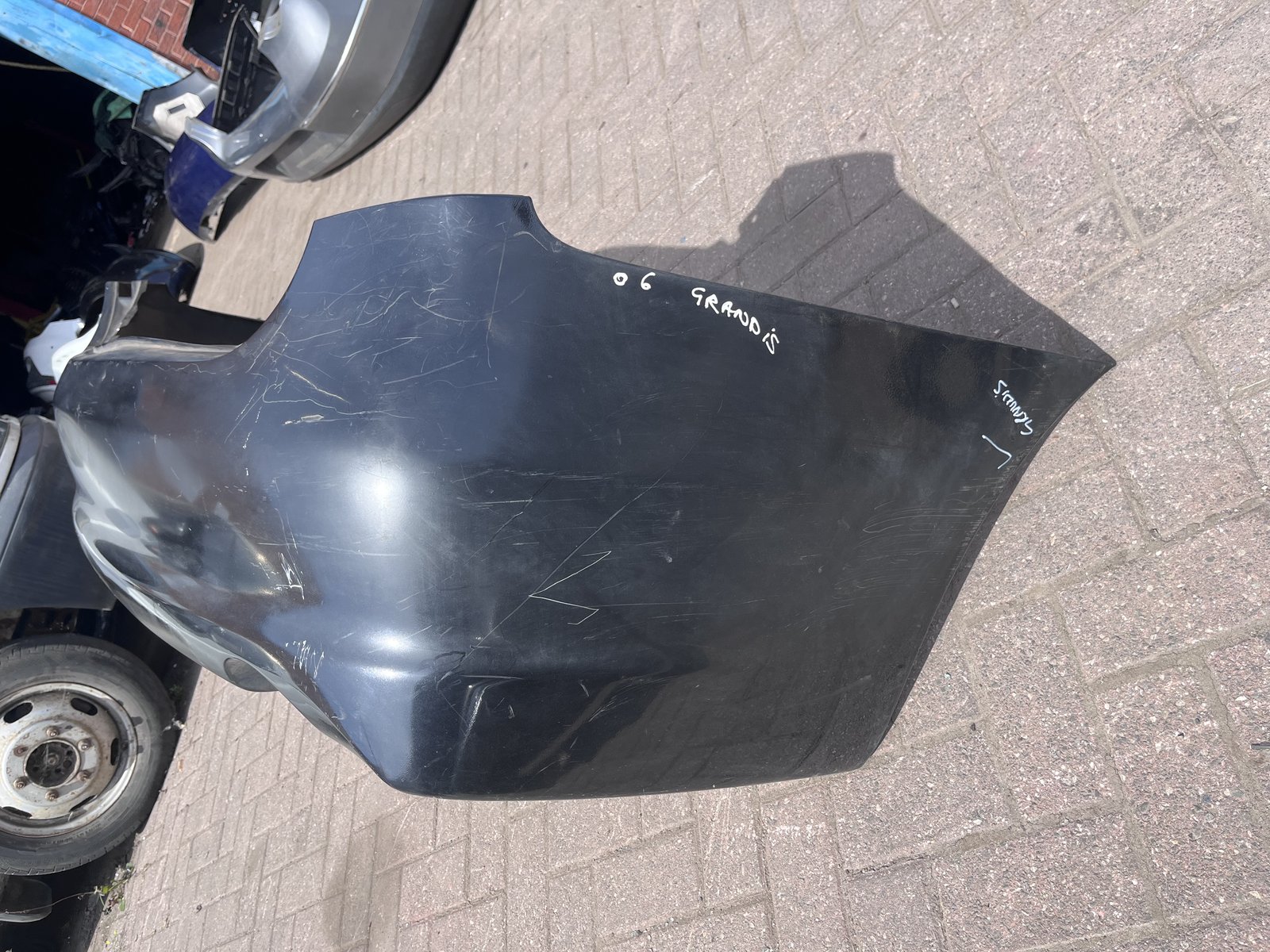 MITSUBISHI GRANDIS REAR BUMPER  photo 6