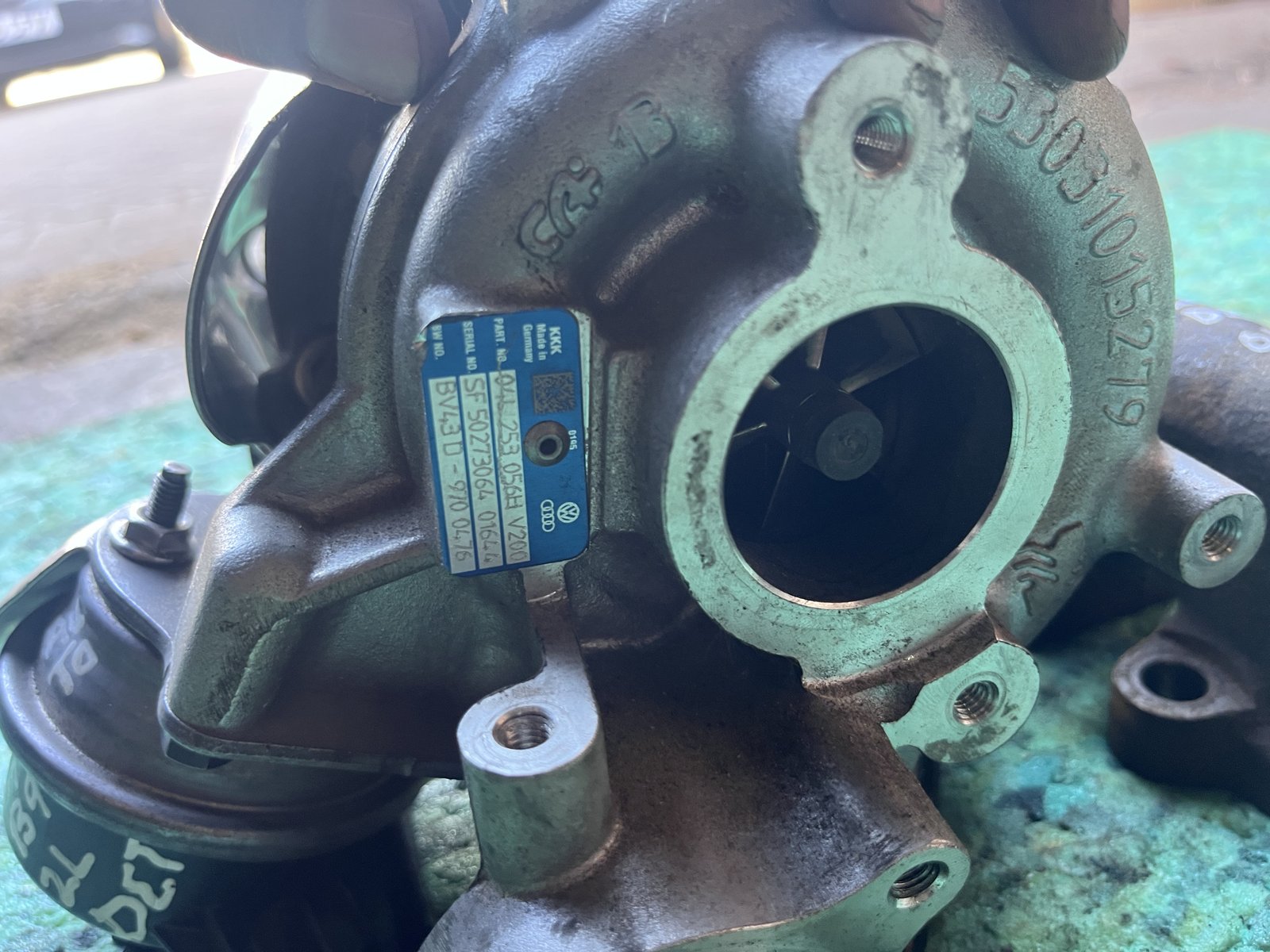 AUDI A4 B8 2L DET TURBO photo 6