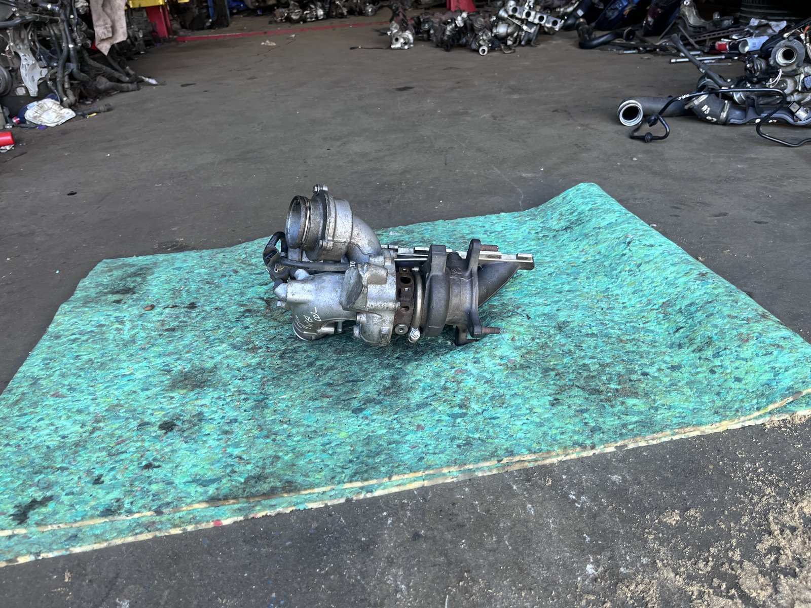 VW  SCIROCO RZL TSI TURBO photo 4